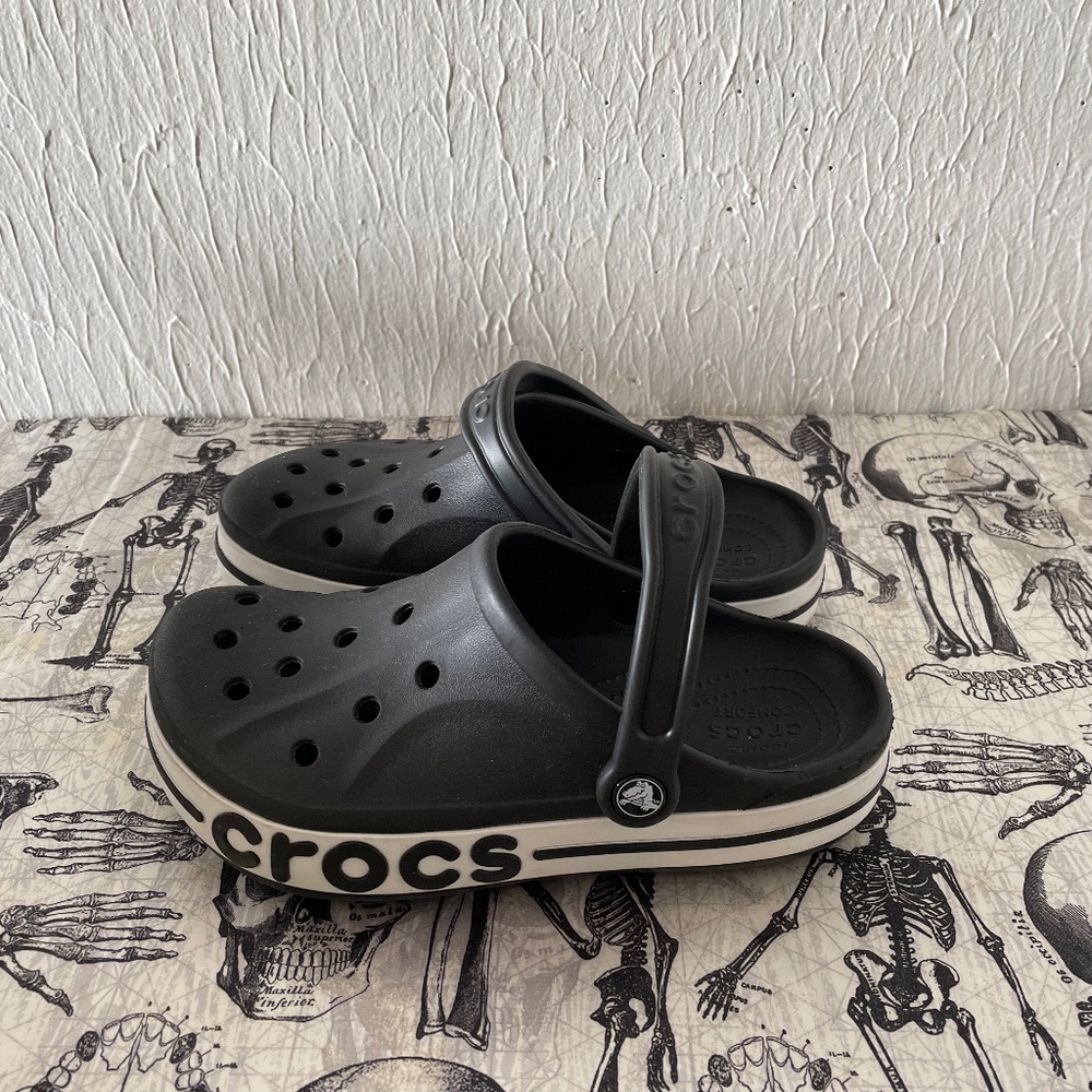 Crocs Unisex-Adult Classic Clog. 7w/5m